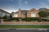 https://images.listonce.com.au/custom/160x/listings/30-lysbeth-street-mckinnon-vic-3204/033/01753033_img_13.jpg?Vrn3KE_VdQA