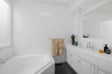 https://images.listonce.com.au/custom/160x/listings/30-new-street-armadale-vic-3143/796/01545796_img_08.jpg?5D85oLzV9e0