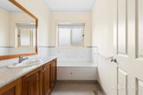 https://images.listonce.com.au/custom/160x/listings/30-peart-court-lovely-banks-vic-3213/134/01922134_img_16.jpg?OTe7MdjyMH0