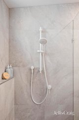 https://images.listonce.com.au/custom/160x/listings/30-roma-avenue-badger-creek-vic-3777/600/01772600_img_08.jpg?AybrgzUaqLw