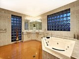 https://images.listonce.com.au/custom/160x/listings/30-ropley-avenue-balwyn-vic-3103/084/01684084_img_07.jpg?RCpXhT7USV4