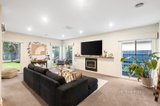 https://images.listonce.com.au/custom/160x/listings/30-valerie-court-heathmont-vic-3135/663/01521663_img_08.jpg?yLRhIPc1cqw