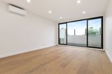 https://images.listonce.com.au/custom/160x/listings/30114-16-springfield-avenue-croydon-vic-3136/365/01984365_img_06.jpg?QUiuKU6igoU