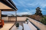 https://images.listonce.com.au/custom/160x/listings/30121-riversdale-road-hawthorn-vic-3122/564/01975564_img_19.jpg?Vc10FK7N2j8