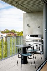 https://images.listonce.com.au/custom/160x/listings/301231-napier-street-fitzroy-vic-3065/041/01627041_img_14.jpg?IhPhoUZZIcQ