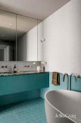 https://images.listonce.com.au/custom/160x/listings/301231-napier-street-fitzroy-vic-3065/108/01811108_img_18.jpg?WLMSI87ICC0