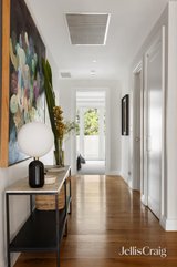 https://images.listonce.com.au/custom/160x/listings/301585-toorak-road-toorak-vic-3142/298/01977298_img_12.jpg?tPJWopQXlKU