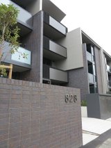 https://images.listonce.com.au/custom/160x/listings/301828-burke-road-camberwell-vic-3124/576/01681576_img_01.jpg?8OLOb9yPmFA