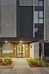 https://images.listonce.com.au/custom/160x/listings/30272-gadd-street-northcote-vic-3070/452/00581452_img_06.jpg?SJMoQi9C_Xg