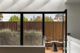 https://images.listonce.com.au/custom/160x/listings/303-lennox-street-richmond-vic-3121/960/01873960_img_19.jpg?vBlCwxMtgek