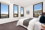 https://images.listonce.com.au/custom/160x/listings/303187-graham-street-port-melbourne-vic-3207/515/01793515_img_03.jpg?1pWNqMoH-e4