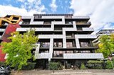 https://images.listonce.com.au/custom/160x/listings/30499-palmerston-crescent-south-melbourne-vic-3205/952/01735952_img_01.jpg?M-_-VToNH1Y