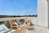 https://images.listonce.com.au/custom/160x/listings/305629-canterbury-road-surrey-hills-vic-3127/943/01682943_img_09.jpg?r7pGd8Jb2DM