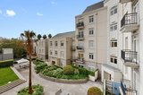 https://images.listonce.com.au/custom/160x/listings/30589-beach-st-port-melbourne-vic-3207/187/01985187_img_01.jpg?TNTffvV413w