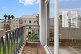 https://images.listonce.com.au/custom/160x/listings/30589-beach-st-port-melbourne-vic-3207/187/01985187_img_07.jpg?fUXafipAWUc