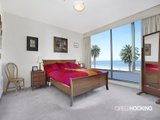 https://images.listonce.com.au/custom/160x/listings/30665-beach-street-port-melbourne-vic-3207/615/01087615_img_04.jpg?EnIJ8FiBnDs