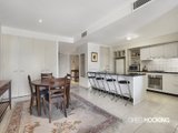 https://images.listonce.com.au/custom/160x/listings/30665-beach-street-port-melbourne-vic-3207/615/01087615_img_08.jpg?1GrgATrd7rs