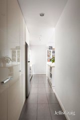 https://images.listonce.com.au/custom/160x/listings/3068-breavington-way-northcote-vic-3070/097/01900097_img_10.jpg?FFS-YqA1rz4