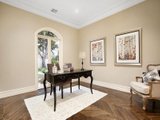 https://images.listonce.com.au/custom/160x/listings/307-union-road-balwyn-vic-3103/287/01684287_img_06.jpg?IZwDr-O_RmM