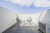 https://images.listonce.com.au/custom/160x/listings/309300-middleborough-road-blackburn-vic-3130/377/01675377_img_08.jpg?JwS_4gIXj4I