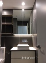 https://images.listonce.com.au/custom/160x/listings/309333-ascot-vale-road-moonee-ponds-vic-3039/832/01905832_img_06.jpg?eYMbrv9X2cE