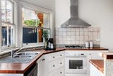 https://images.listonce.com.au/custom/160x/listings/30a-rotherwood-street-richmond-vic-3121/009/01981009_img_08.jpg?BOIcXA6ynAg