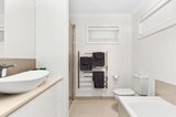https://images.listonce.com.au/custom/160x/listings/30b-wallington-road-ocean-grove-vic-3226/298/01922298_img_04.jpg?O9EEDpvTc3w