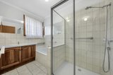 https://images.listonce.com.au/custom/160x/listings/31-3-rennie-street-lara-vic-3212/542/01698542_img_10.jpg?fgq0NIT_90Y