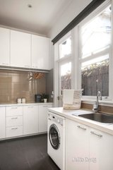 https://images.listonce.com.au/custom/160x/listings/31-adeney-avenue-kew-vic-3101/437/01691437_img_12.jpg?pRLmbcJEDJk
