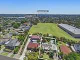 https://images.listonce.com.au/custom/160x/listings/31-amaroo-street-chadstone-vic-3148/666/00346666_img_08.jpg?vOp0O1C1_40