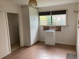 https://images.listonce.com.au/custom/160x/listings/31-anslow-street-woodend-vic-3442/546/01783546_img_11.jpg?WjHs8Sv78ns