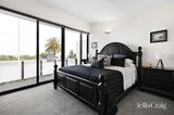 https://images.listonce.com.au/custom/160x/listings/31-beach-street-port-melbourne-vic-3207/251/01855251_img_10.jpg?VBE1aeSoy-M