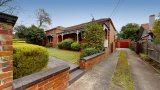 https://images.listonce.com.au/custom/160x/listings/31-bryson-street-canterbury-vic-3126/817/01915817_img_01.jpg?300S63yIs8E