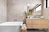 https://images.listonce.com.au/custom/160x/listings/31-de-havilland-avenue-strathmore-heights-vic-3041/983/01970983_img_08.jpg?a_pj3OLs92U
