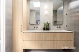 https://images.listonce.com.au/custom/160x/listings/31-de-havilland-avenue-strathmore-heights-vic-3041/983/01970983_img_09.jpg?1LKHCWbd0XI