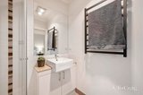 https://images.listonce.com.au/custom/160x/listings/31-elaine-court-mooroolbark-vic-3138/886/01750886_img_07.jpg?WFzJUUCORIs