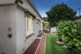 https://images.listonce.com.au/custom/160x/listings/31-eunice-drive-cheltenham-vic-3192/872/01319872_img_11.jpg?uzMxM7TZxGY