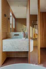 https://images.listonce.com.au/custom/160x/listings/31-fairfield-road-fairfield-vic-3078/484/01990484_img_16.jpg?110q7LMj3Eg