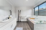 https://images.listonce.com.au/custom/160x/listings/31-faversham-avenue-lake-gardens-vic-3355/127/01754127_img_19.jpg?Jle-EBlQBA0