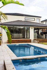 https://images.listonce.com.au/custom/160x/listings/31-gilmour-road-bentleigh-vic-3204/537/01977537_img_15.jpg?p_-JEgsV32U