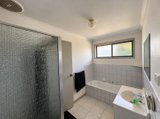https://images.listonce.com.au/custom/160x/listings/31-govett-crescent-st-albans-park-vic-3219/678/01974678_img_07.jpg?UOk2vwm4DHs