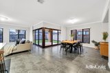 https://images.listonce.com.au/custom/160x/listings/31-gramercy-boulevard-point-cook-vic-3030/381/01936381_img_10.jpg?kPLiZ1p5xy0