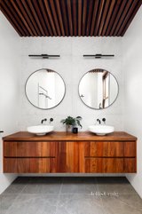 https://images.listonce.com.au/custom/160x/listings/31-gray-street-clifton-hill-vic-3068/099/01692099_img_16.jpg?0c9HfHqdXMI