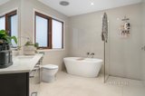 https://images.listonce.com.au/custom/160x/listings/31-green-place-eltham-vic-3095/462/01260462_img_08.jpg?gT2QY7CVha8