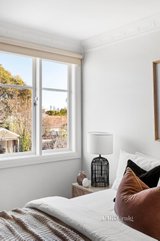 https://images.listonce.com.au/custom/160x/listings/31-henderson-street-northcote-vic-3070/882/01416882_img_17.jpg?17gD8FppqCo