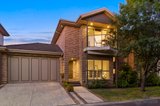 https://images.listonce.com.au/custom/160x/listings/31-kingswood-rise-box-hill-south-vic-3128/492/01743492_img_01.jpg?zWs0LxpDy9c