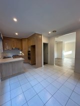 https://images.listonce.com.au/custom/160x/listings/31-mernda-avenue-carnegie-vic-3163/712/01547712_img_05.jpg?WLPxeLg-weM