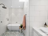 https://images.listonce.com.au/custom/160x/listings/31-queen-street-williamstown-vic-3016/630/01203630_img_09.jpg?vtmRVPa4jSY