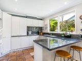 https://images.listonce.com.au/custom/160x/listings/31-rolloway-rise-chirnside-park-vic-3116/162/00621162_img_04.jpg?LGSjyqizzas