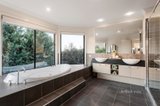 https://images.listonce.com.au/custom/160x/listings/31-tanbridge-way-warranwood-vic-3134/350/01734350_img_18.jpg?Hf_MHoeTEXE